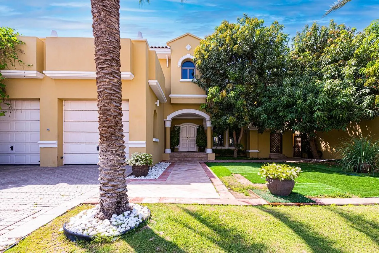 Palm Jumeirah Beachfront Private Pool Villa 5 Bedroom & 1 Maids Room With Access To Beach Dubai