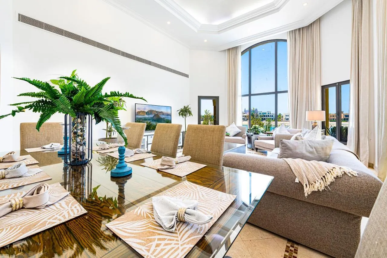 Palm Jumeirah Beachfront Private Pool Villa 5 Bedroom & 1 Maids Room With Access To Beach Dubai United Arab Emirates